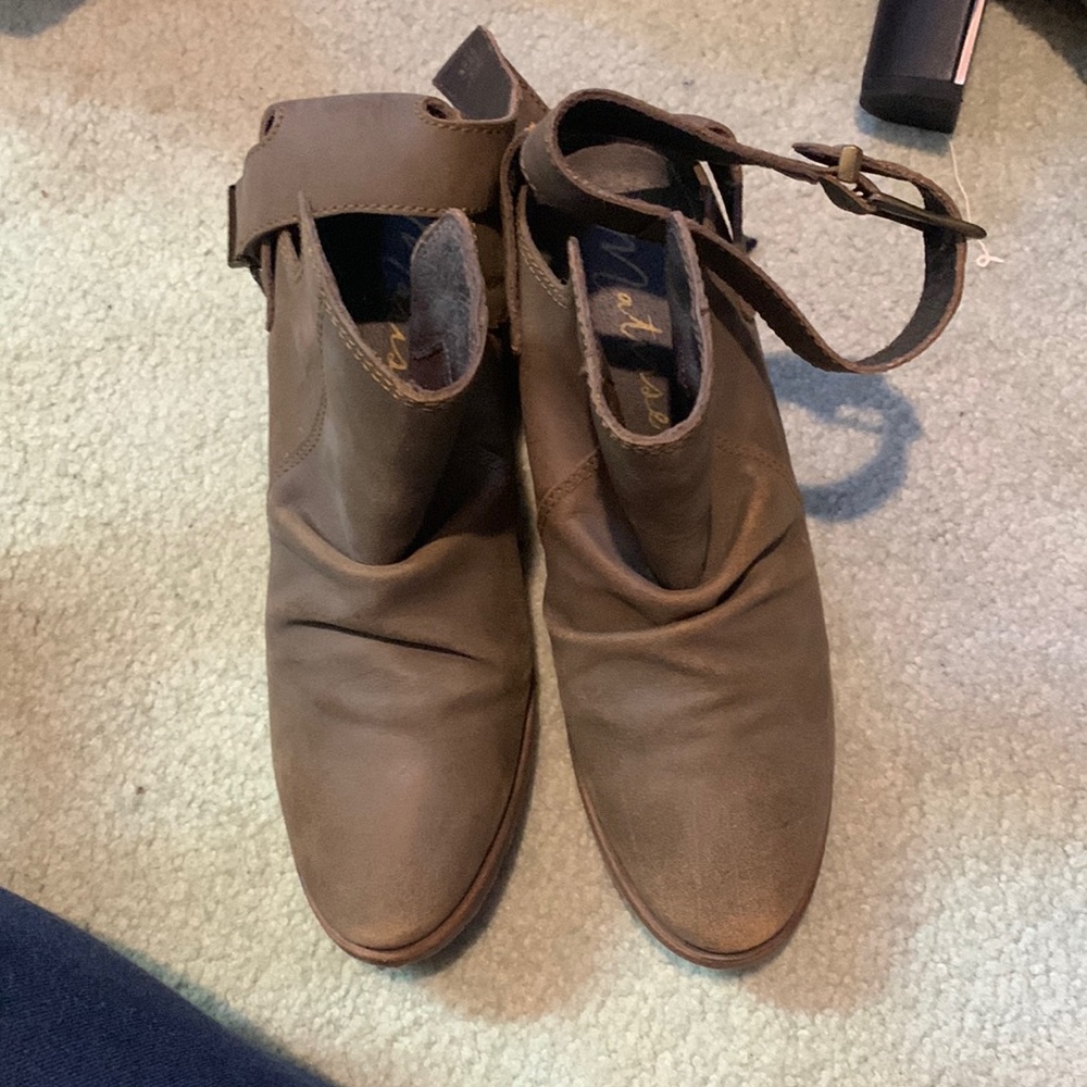 Leather bootie